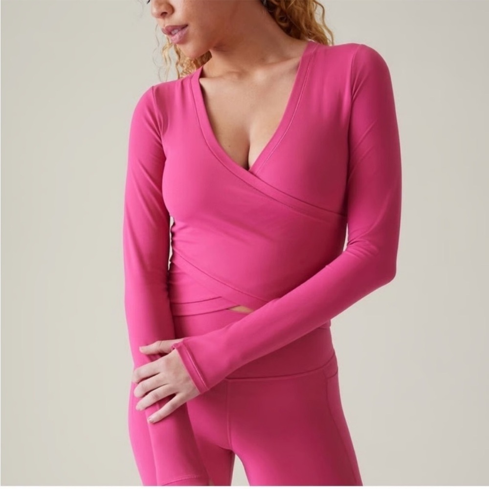Athleta Transcend Wrap Top Salvia Pink Vneck Gym Yoga UPF Stretch Sz M NEW